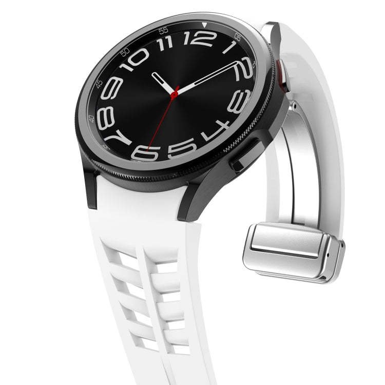 Correia de relógio em silicone com fivela prateada magnética dobrável Richard, para Samsung Galaxy Watch FE 40mm, para Samsung Galaxy Watch 5 Pro Edição Golfe, para Samsung Galaxy Watch 5 Edição Golfe