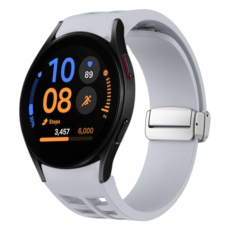 Correia de relógio em silicone com fivela prateada magnética dobrável Richard, para Samsung Galaxy Watch FE 40mm, para Samsung Galaxy Watch 5 Pro Edição Golfe, para Samsung Galaxy Watch 5 Edição Golfe