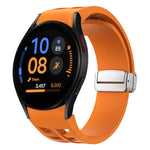 Correia de relógio em silicone com fivela prateada magnética dobrável Richard, para Samsung Galaxy Watch FE 40mm, para Samsung Galaxy Watch 5 Pro Edição Golfe, para Samsung Galaxy Watch 5 Edição Golfe