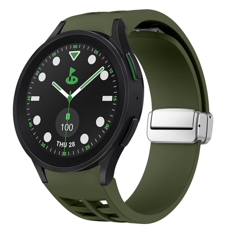 Correia de relógio em silicone com fivela prateada magnética dobrável Richard, para Samsung Galaxy Watch FE 40mm, para Samsung Galaxy Watch 5 Pro Edição Golfe, para Samsung Galaxy Watch 5 Edição Golfe