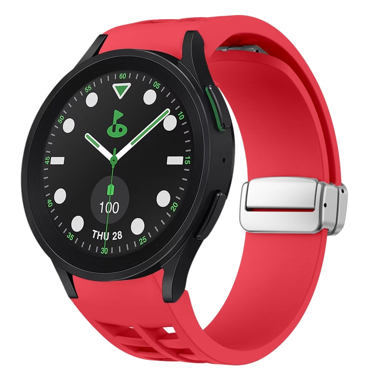 Correia de relógio em silicone com fivela prateada magnética dobrável Richard, para Samsung Galaxy Watch FE 40mm, para Samsung Galaxy Watch 5 Pro Edição Golfe, para Samsung Galaxy Watch 5 Edição Golfe