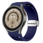Correia de relógio em silicone com fivela prateada magnética dobrável Richard, para Samsung Galaxy Watch 5 Pro 45mm, para Samsung Galaxy Watch 7 40 / 44mm, para Samsung Galaxy Watch 6 Classic 43 / 47mm