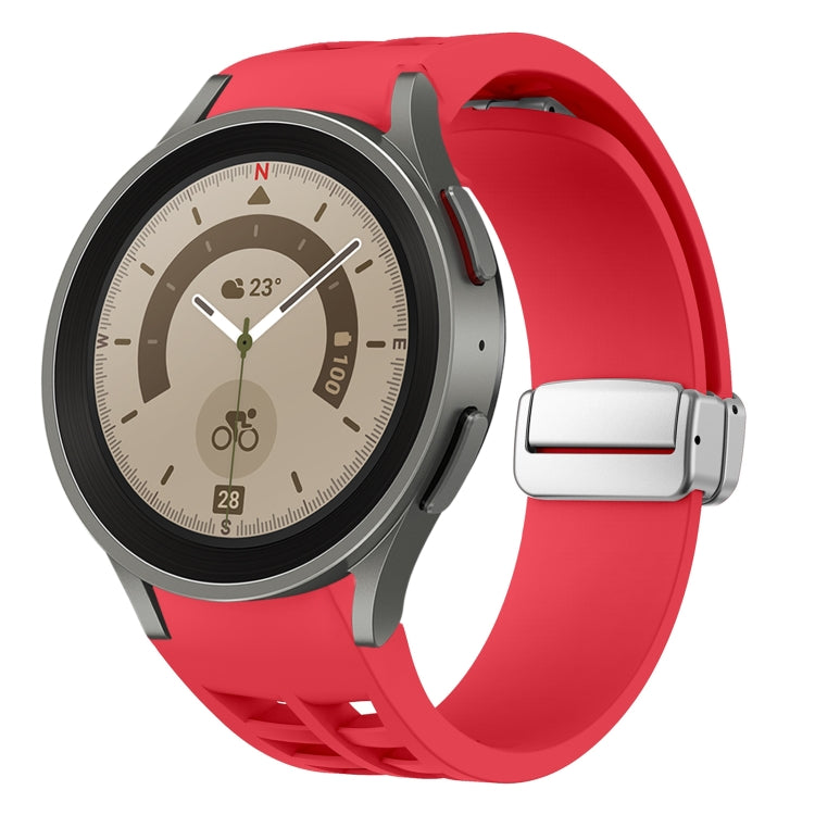 Correia de relógio em silicone com fivela prateada magnética dobrável Richard, para Samsung Galaxy Watch 5 Pro 45mm, para Samsung Galaxy Watch 7 40 / 44mm, para Samsung Galaxy Watch 6 Classic 43 / 47mm