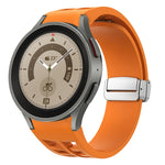 Correia de relógio em silicone com fivela prateada magnética dobrável Richard, para Samsung Galaxy Watch 5 Pro 45mm, para Samsung Galaxy Watch 7 40 / 44mm, para Samsung Galaxy Watch 6 Classic 43 / 47mm