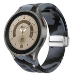 Correia de relógio em silicone com fivela prateada magnética dobrável Richard, para Samsung Galaxy Watch 5 Pro 45mm, para Samsung Galaxy Watch 7 40 / 44mm, para Samsung Galaxy Watch 6 Classic 43 / 47mm