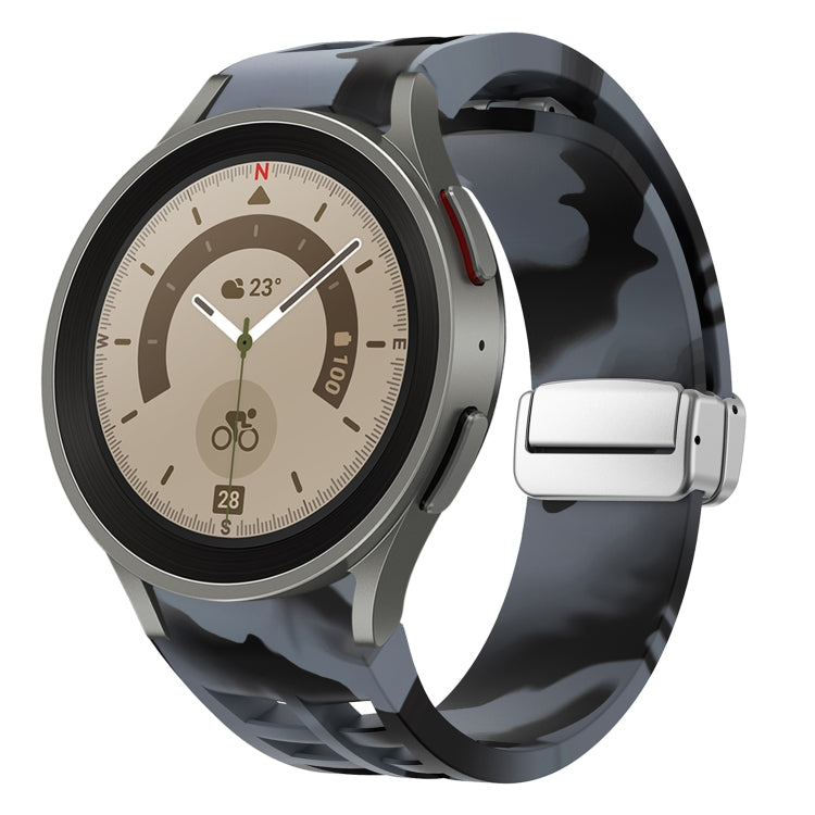 Correia de relógio em silicone com fivela prateada magnética dobrável Richard, para Samsung Galaxy Watch 5 Pro 45mm, para Samsung Galaxy Watch 7 40 / 44mm, para Samsung Galaxy Watch 6 Classic 43 / 47mm