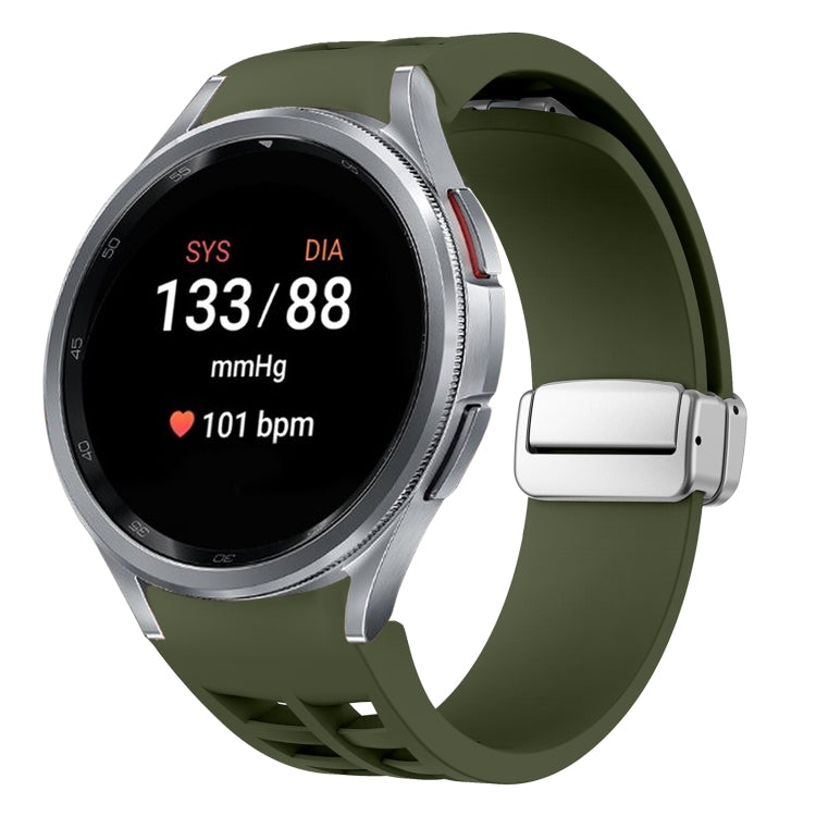 Correia de relógio em silicone com fivela prateada magnética dobrável Richard, para Samsung Galaxy Watch 5 Pro 45mm, para Samsung Galaxy Watch 7 40 / 44mm, para Samsung Galaxy Watch 6 Classic 43 / 47mm