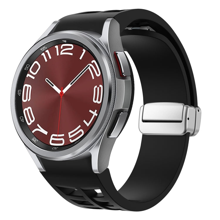 Correia de relógio em silicone com fivela prateada magnética dobrável Richard, para Samsung Galaxy Watch 5 Pro 45mm, para Samsung Galaxy Watch 7 40 / 44mm, para Samsung Galaxy Watch 6 Classic 43 / 47mm
