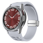 Correia de relógio em silicone com fivela prateada magnética dobrável Richard, para Samsung Galaxy Watch 5 Pro 45mm, para Samsung Galaxy Watch 7 40 / 44mm, para Samsung Galaxy Watch 6 Classic 43 / 47mm