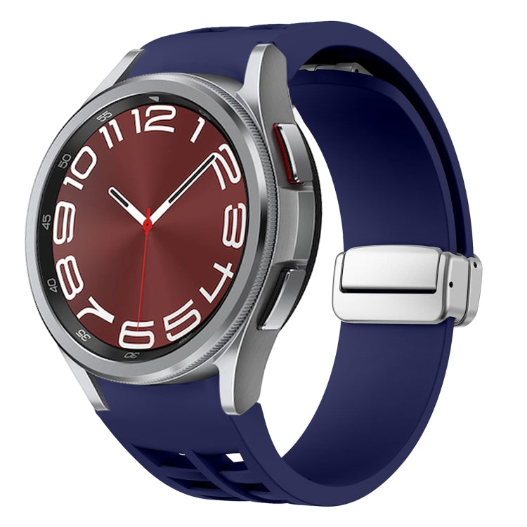 Correia de relógio em silicone com fivela prateada magnética dobrável Richard, para Samsung Galaxy Watch 5 Pro 45mm, para Samsung Galaxy Watch 7 40 / 44mm, para Samsung Galaxy Watch 6 Classic 43 / 47mm