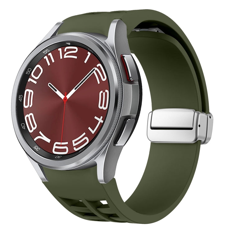 Correia de relógio em silicone com fivela prateada magnética dobrável Richard, para Samsung Galaxy Watch 5 Pro 45mm, para Samsung Galaxy Watch 7 40 / 44mm, para Samsung Galaxy Watch 6 Classic 43 / 47mm
