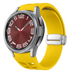 Correia de relógio em silicone com fivela prateada magnética dobrável Richard, para Samsung Galaxy Watch 5 Pro 45mm, para Samsung Galaxy Watch 7 40 / 44mm, para Samsung Galaxy Watch 6 Classic 43 / 47mm