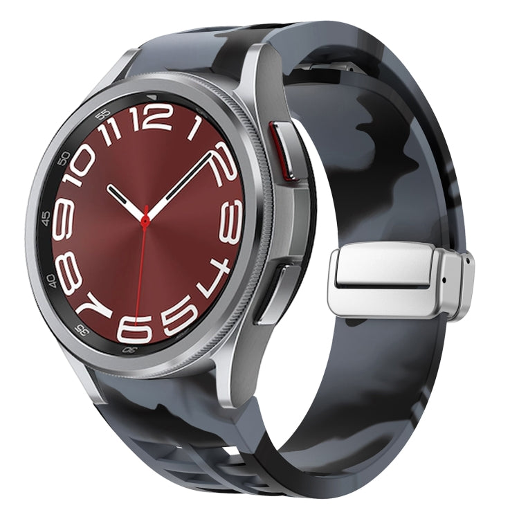 Correia de relógio em silicone com fivela prateada magnética dobrável Richard, para Samsung Galaxy Watch 5 Pro 45mm, para Samsung Galaxy Watch 7 40 / 44mm, para Samsung Galaxy Watch 6 Classic 43 / 47mm