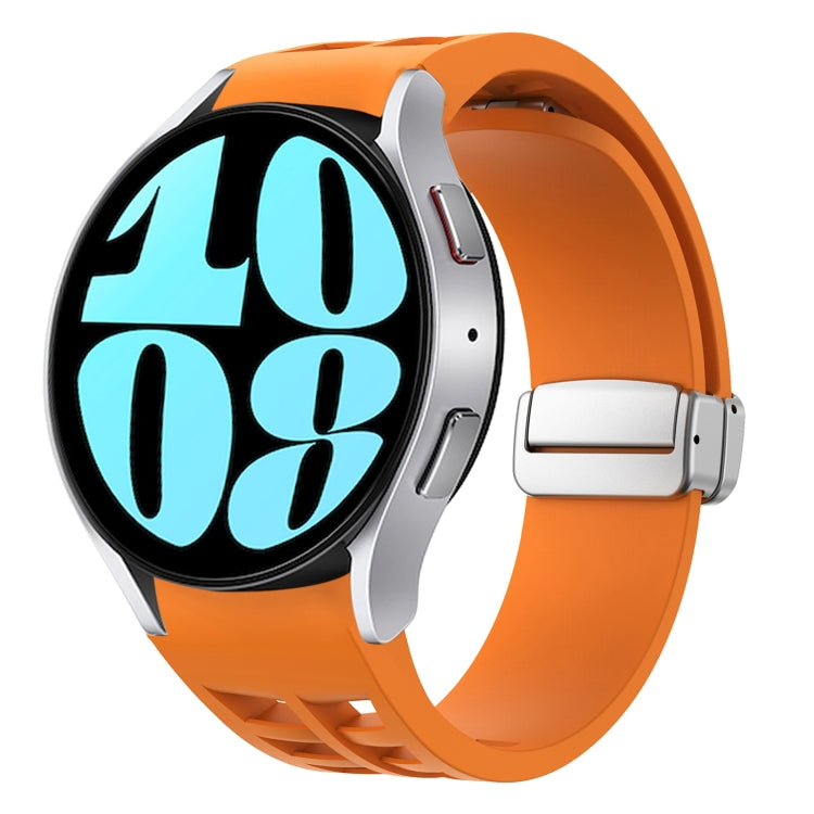 Correia de relógio em silicone com fivela prateada magnética dobrável Richard, para Samsung Galaxy Watch 6 40 / 44mm, para Samsung Galaxy Watch 5 40 / 44mm, para Samsung Galaxy Watch 4 40 / 44mm