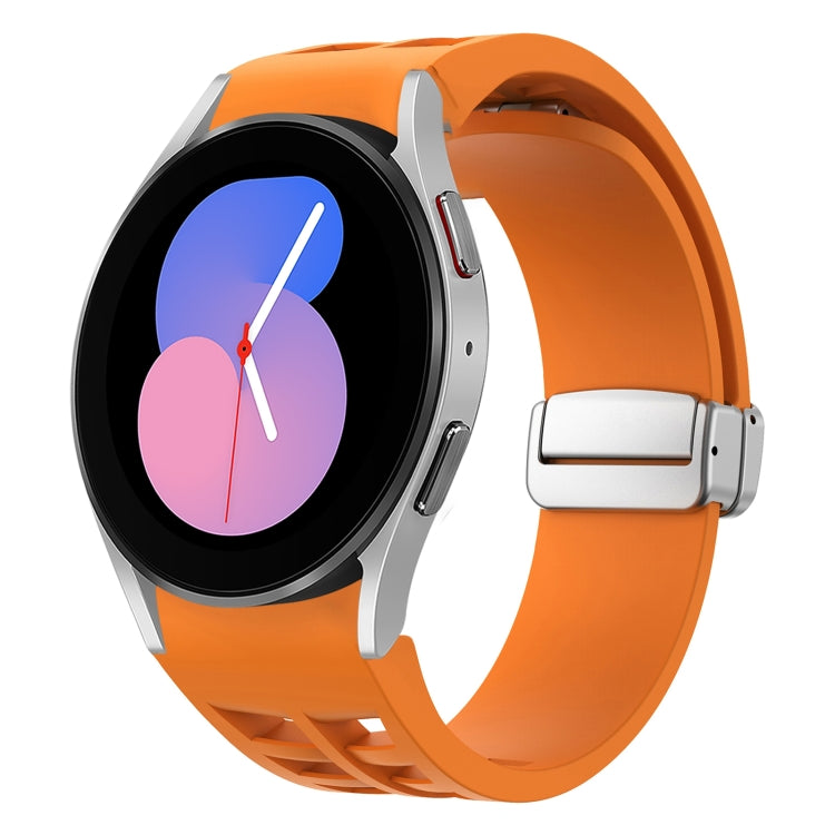 Correia de relógio em silicone com fivela prateada magnética dobrável Richard, para Samsung Galaxy Watch 6 40 / 44mm, para Samsung Galaxy Watch 5 40 / 44mm, para Samsung Galaxy Watch 4 40 / 44mm