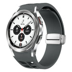 Pulseira de Relógio em Silicone com Fivela Dobradiça Magnética Prateada Richard, para Samsung Galaxy Watch 4 Classic 42 / 46mm