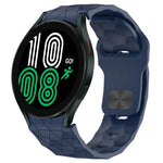 Pulseira de Relógio em Silicone com Textura de Futebol e Fivela Invertida, Para Samsung Galaxy Watch 4 44mm, Para Samsung Galaxy Watch 4 40mm, Para Samsung Galaxy Watch 4 Classic 46mm, Para Samsung Galaxy Watch 4 Classic 42mm