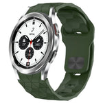 Pulseira de Relógio em Silicone com Textura de Futebol e Fivela Invertida, Para Samsung Galaxy Watch 4 44mm, Para Samsung Galaxy Watch 4 40mm, Para Samsung Galaxy Watch 4 Classic 46mm, Para Samsung Galaxy Watch 4 Classic 42mm