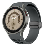 Correia de relógio em silicone com fivela preta magnética dobrável Richard, para Samsung Galaxy Watch 5 40 / 44mm, para Samsung Galaxy Watch 5 Pro 45mm, para Samsung Galaxy Watch 4 40 / 44mm