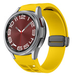 Correia de relógio em silicone com fivela preta magnética dobrável Richard, para Samsung Galaxy Watch FE 40mm, para Samsung Galaxy Watch 7 40 / 44mm, para Samsung Galaxy Watch 6 Classic 43 / 47mm