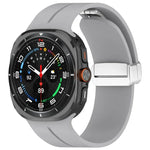 Correia de Relógio em Silicone com Fivela Magnética Dobravel Prateada para Samsung Galaxy Watch Ultra 47mm / Ultra 2025 Groove
