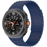 Bracelete de Silicone Magnético com Três Contas, para Samsung Galaxy Watch8 / Watch8 Classic