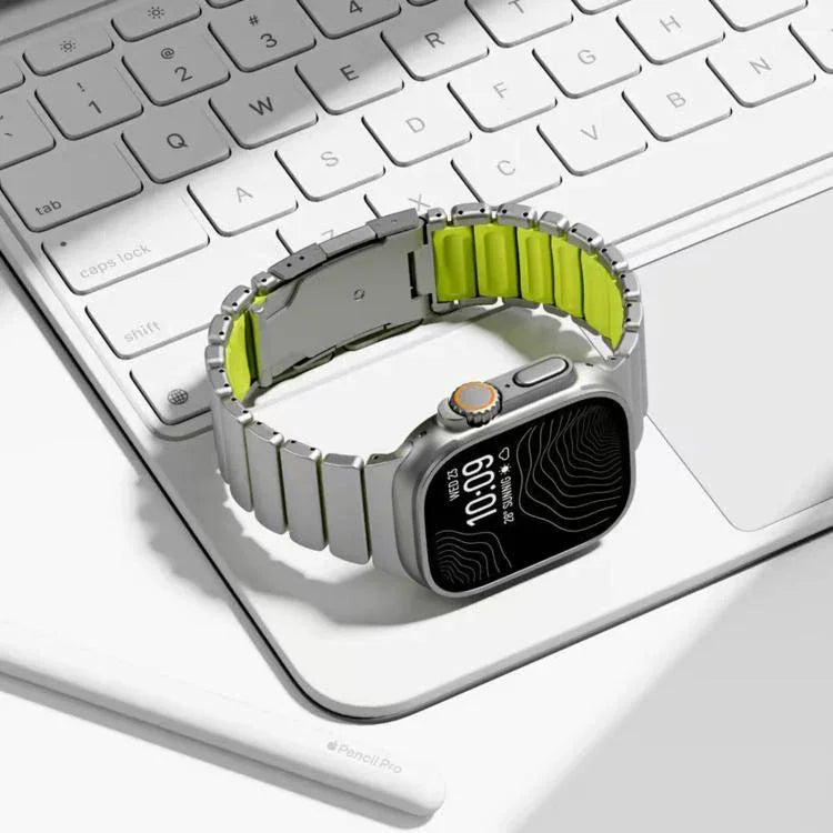 Bracelete de Relógio em Silicone com Metal de Titânio Bicolor e Fecho Turtle, Para Apple Watch 46mm/ 49mm / 45mm / 44mm