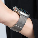 Correia de Relógio em Metal de Titânio Completo com Fivela Magnética Milanesa, Para Apple Watch 46mm / 49mm / 45mm / 44mm