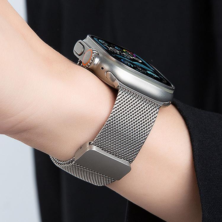 Correia de Relógio em Metal de Titânio Completo com Fivela Magnética Milanesa, Para Apple Watch 46mm / 49mm / 45mm / 44mm