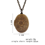Colar Vintage Antigo de Bronze com Padrões Florais Gravados Medalhão Oval Caixa de Fotos de Recordação