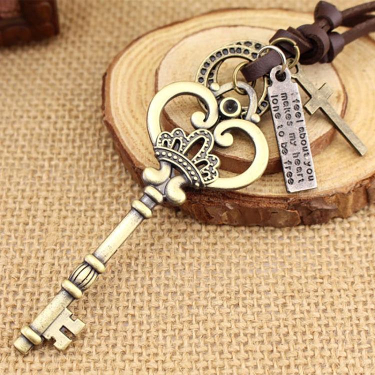 Pendentes de Chave Grande Retro com Coroa Fashion