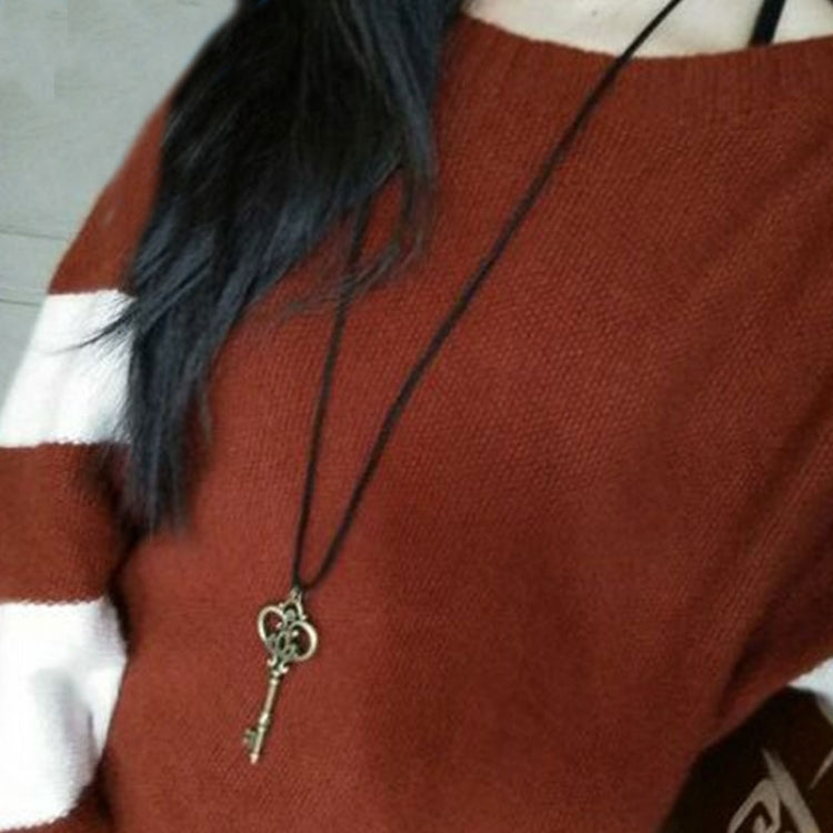 Pendentes de Chave Grande Retro com Coroa Fashion