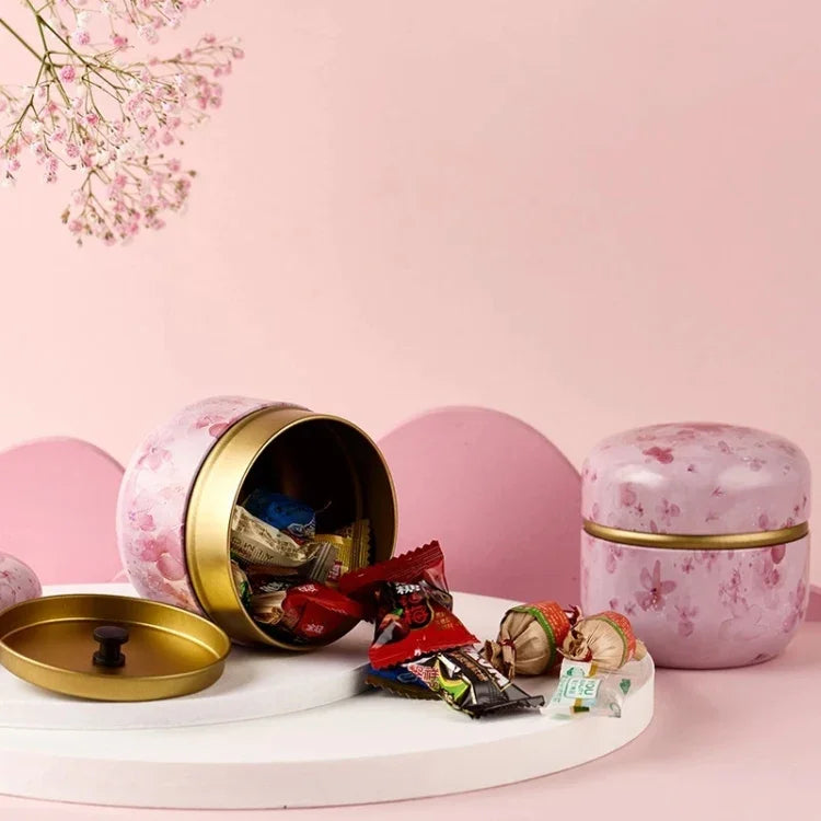 HOOMIN Caixa de Chá Suporte para Armazenamento de Chá Recipiente para Matcha Organizador de Pó de Café Mini Latas Multifuncionais Redondas de Metal, Cor Cereja, Flor Moshan