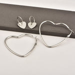 Conjunto de Brincos de Argola com Coração de Metal Simples para Mulheres Fashion
