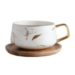 Caneca de chá/café em cerâmica da série mármore mate dourado com tampa ou tabuleiro de madeira