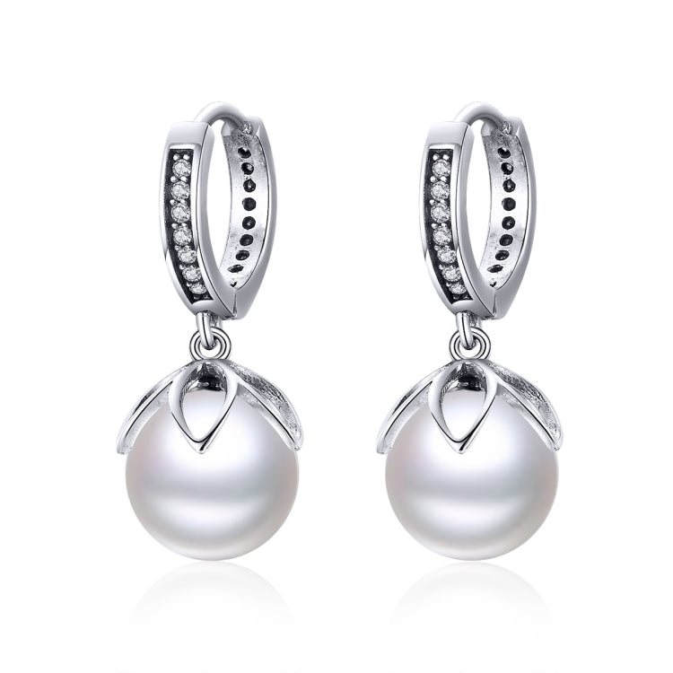 Brincos Redondos com Contas de Concha Simples para Senhora em Prata, SCE482