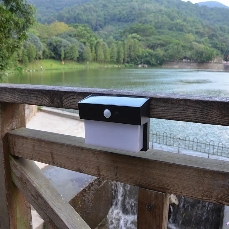 Luz de Paisagem Solar 2.5W 50 LEDs Luz Exterior para Pátio com Controlo + Sensor de Radar Lâmpada de Parede