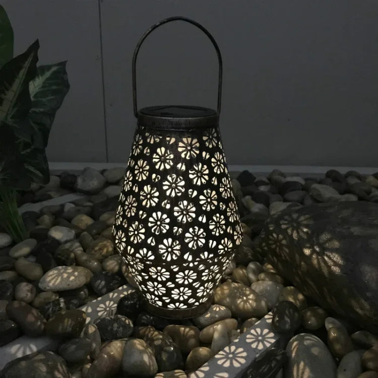 Lanterna de Ferro Forjado Solar Exterior Decoração de Jardim Lâmpada Pendente LED, Lanterna Crisântemo