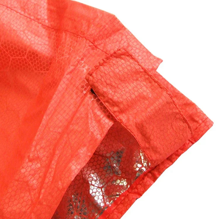 Saco-Cama Isolante Térmico Refletor de Calor para Caminhadas e Camping ao Ar Livre, Manta de Emergência, Envelope Duplo 200cm x 145cm, Saco-Múmia 210cm x 83cm, Envelope Simples 200 x 72cm (Cinza Prateado)