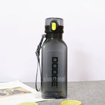 Copo desportivo portátil para viagem DOOGE, copo de plástico para estudantes, 700ml