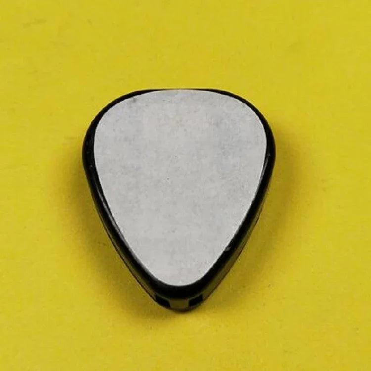 100 PCS Caixa de Armazenamento ABS para Palhetas de Guitarra, Entrega de Cor Aleatória, Caixa de Palhetas em Forma de Coração, Caixa Grande de Palhetas Triangular