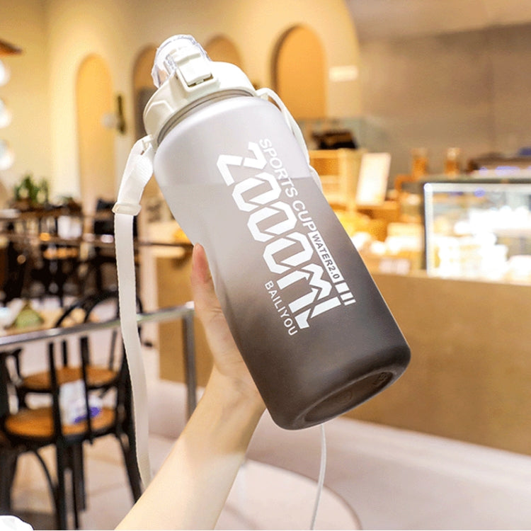 Garrafa de Água Desportiva de Grande Capacidade com Cor Degradê Fosca Exterior Portátil com Palhinha, 2000ml