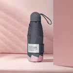 LY-0621 Guarda-chuva Simples de Cinco Dobras e Seis Varetas com Cola Preta, Seis Varetas Cúrcuma, Seis Varetas Rosa de Verão, Seis Varetas Azul Névoa, Seis Varetas Verde Matcha, Seis Varetas Azul Marinho, Seis Varetas Verde Tinta