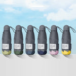 LY-0621 Guarda-chuva Simples de Cinco Dobras e Seis Varetas com Cola Preta, Seis Varetas Cúrcuma, Seis Varetas Rosa de Verão, Seis Varetas Azul Névoa, Seis Varetas Verde Matcha, Seis Varetas Azul Marinho, Seis Varetas Verde Tinta