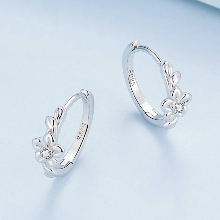 Brincos de Prata Esterlina S925 Pequena Flor com Ramo Banho de Platina e Zircónia, BSE767