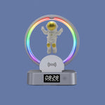 Coluna Bluetooth TWS Y-558 Astronauta com Levitacão Magnética e Luz RGB, Estilo:, Básico Dourado, Básico Prateado, Modelo Relógio Dourado, Modelo Relógio Prateado, Carregamento Sem Fios Dourado, Carregamento Sem Fios Prateado