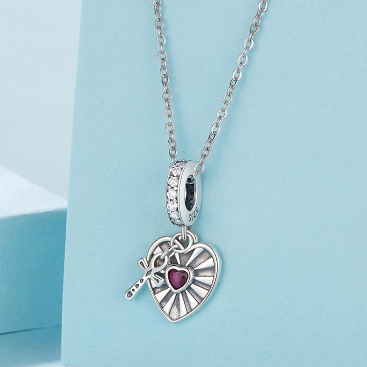 Conta de pulseira pendente oca em forma de cruz de coração em prata esterlina S925