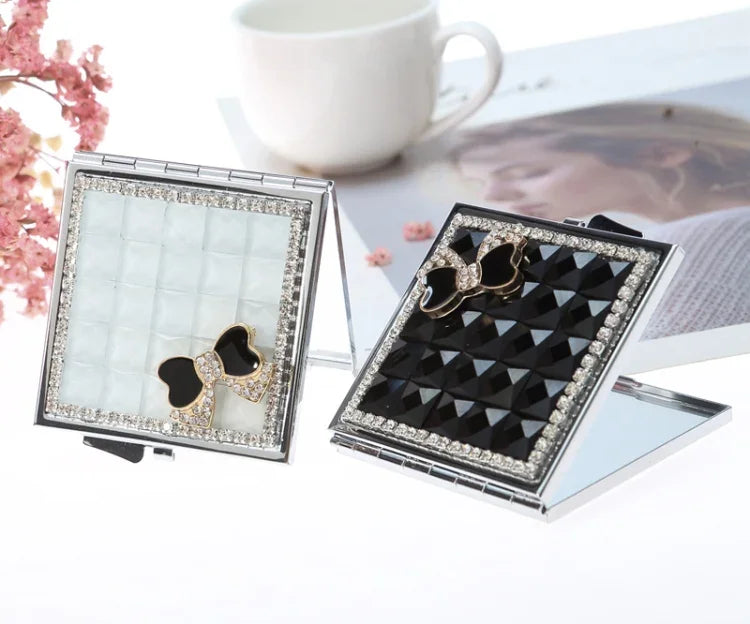 Espelho Cosmético Mini Dobrável com Diamantes Feito à Mão, Espelho Portátil Dupla Face com Laço de Pedra